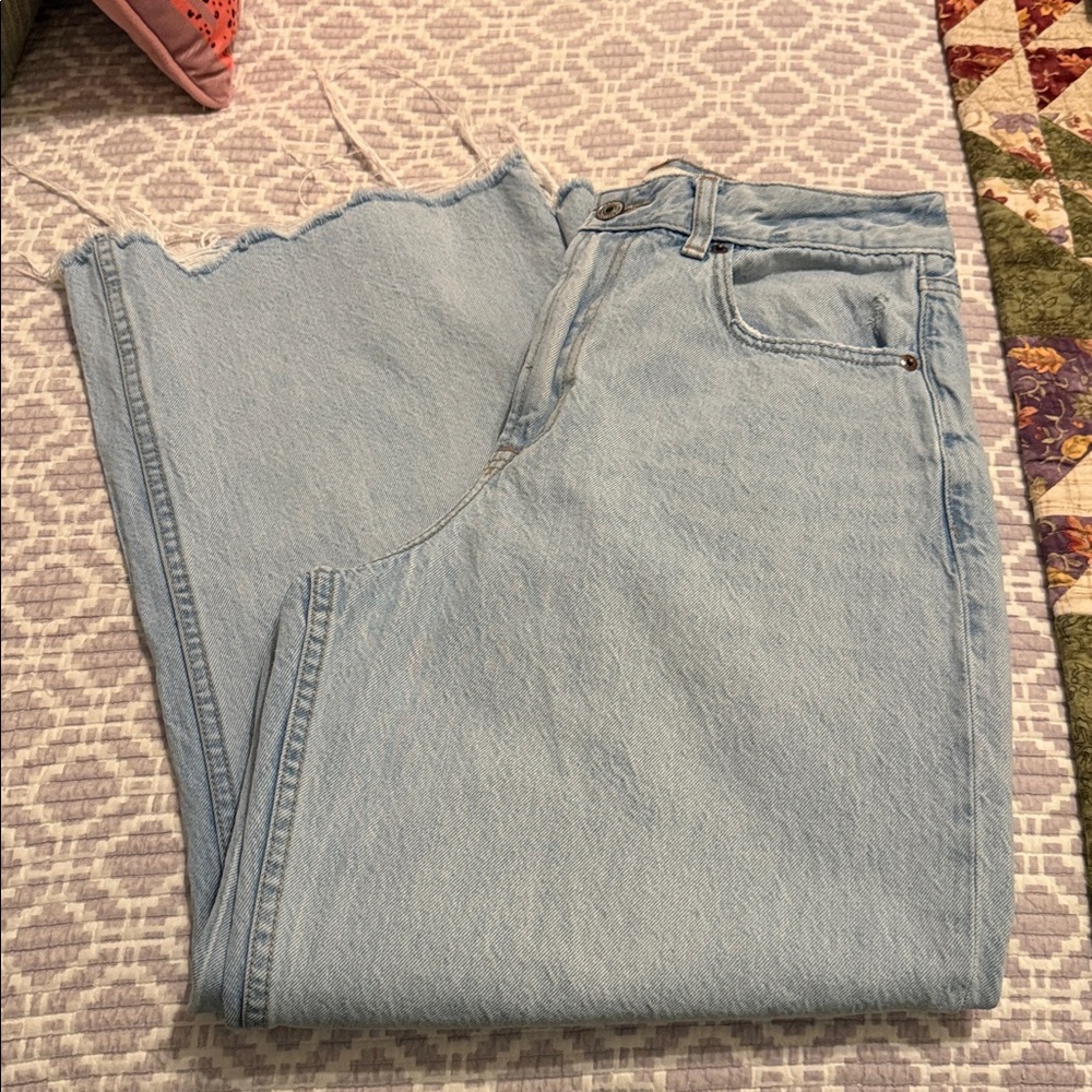 Abercrombie & Fitch Curve Love High Rise Wide Leg Cropped Jean - Picture 6 of 9